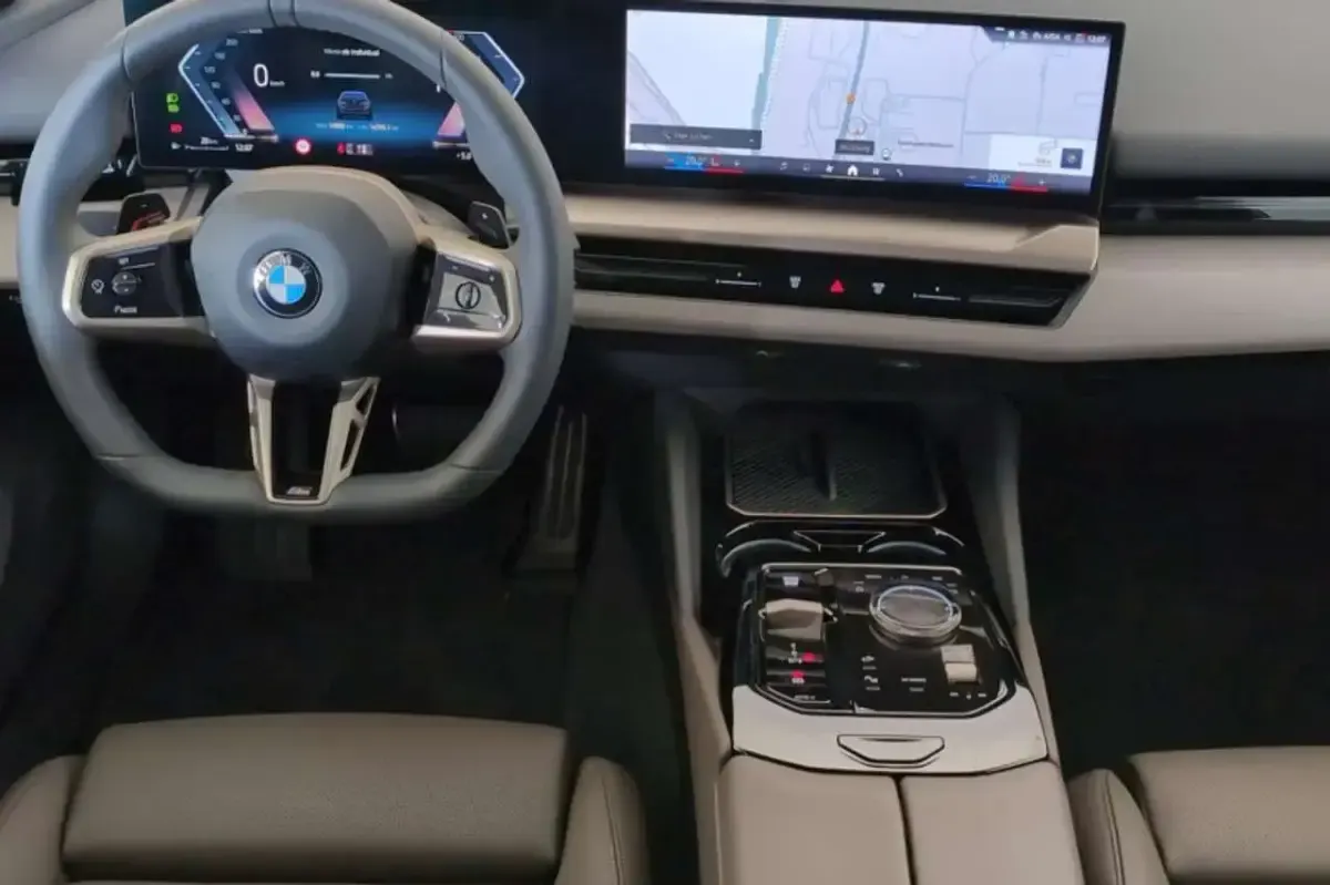 Usata BMW 520 M Sport 197 CV (144 kW) 2025 Nero Station wagon