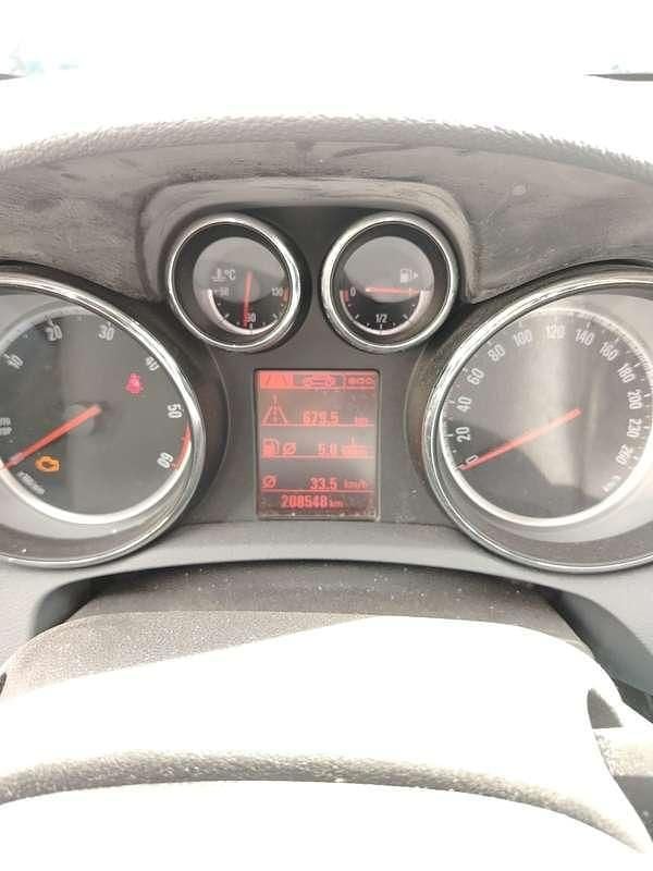 Usata Opel Mokka Cosmo 131 CV (96 kW) 2014 Argento SUV