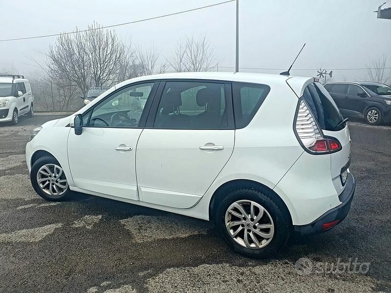 Usata Renault Scénic III 110 CV (80 kW) 2014 Bianco Monovolume
