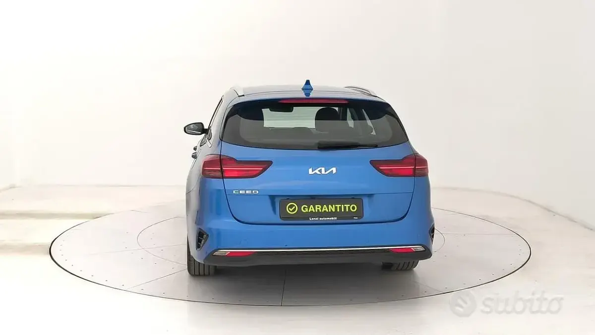 Usata Kia Ceed 136 CV (100 kW) 2023 Blu Utilitaria