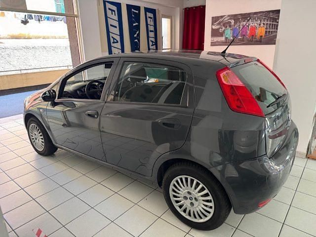 Usata Fiat Punto Street 69 CV (50 kW) 2016 Grigio scuro metallizzato Utilitaria
