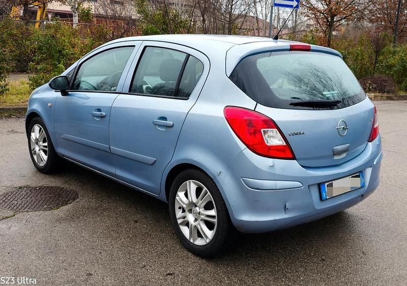 Usata Opel Corsa 116 CV (85 kW) 2007 Blu Berlina