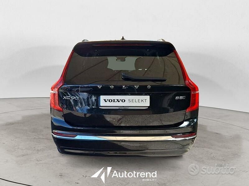 Usado Volvo XC90 Plus 235 HP (172 kW) 2023 Preto SUV
