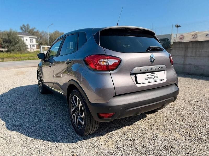 Usata Renault Captur 90 CV (66 kW) 2013 Grigio SUV
