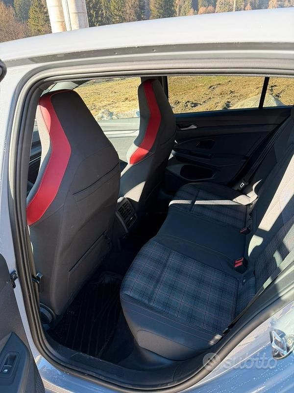 Usata VW Golf VIII GTI 245 CV (180 kW) 2022 Grigio Berlina