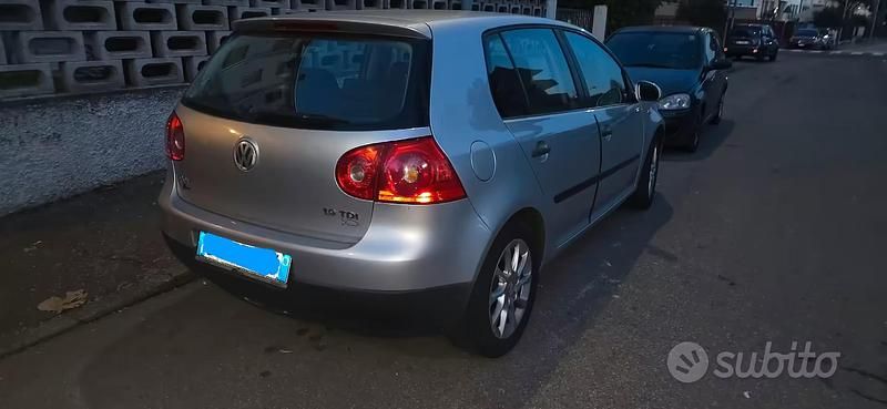 Usata VW Golf V 105 CV (77 kW) 2006 Utilitaria