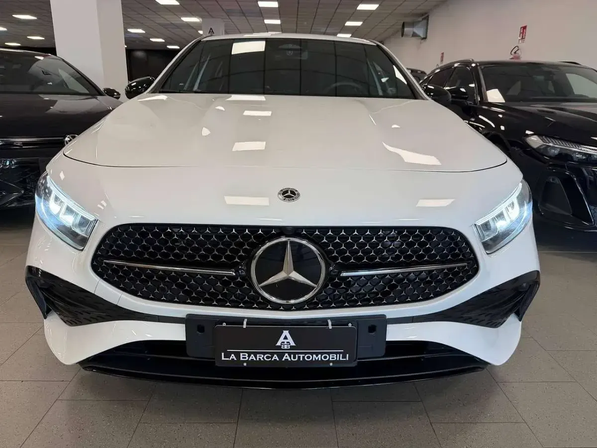 Usata Mercedes A200 AMG Line Premium 163 CV (119 kW) 2025 Bianco Berlina