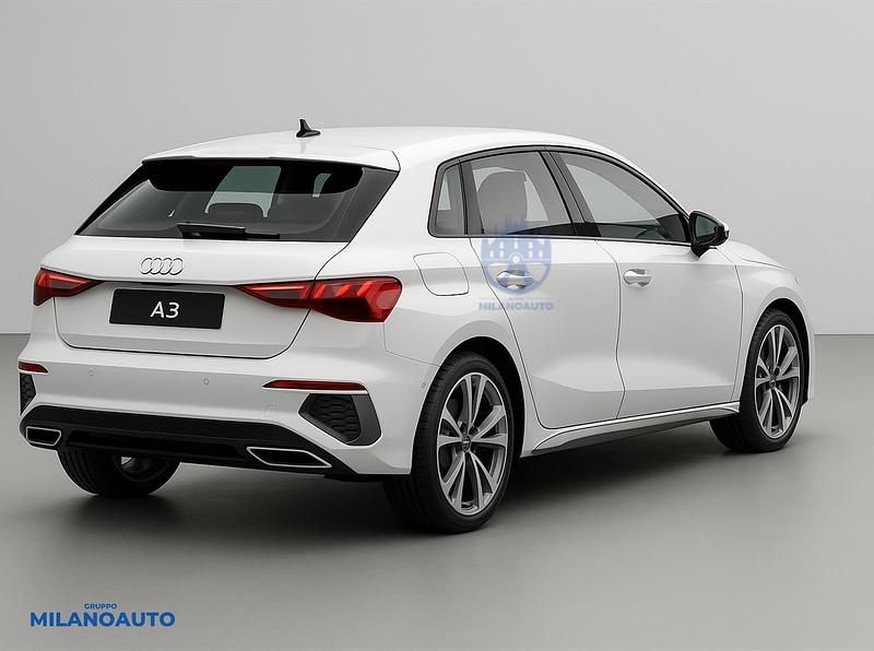 Begagnad Audi A3 Sportback S-Line 150 HK (110 kW) 2023 Vit Halvkombi