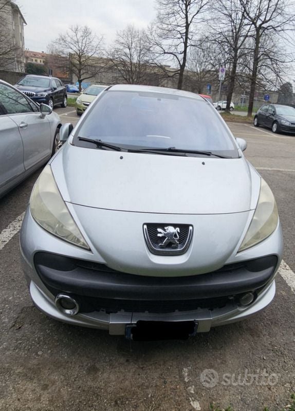 Usata 2007 Peugeot 207 Tre volumi | 2500 € (Ottimo prezzo) - Immagine 1/4