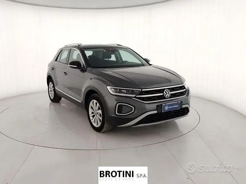 Usata VW T-Roc Style 116 CV (85 kW) 2025 Grigio SUV