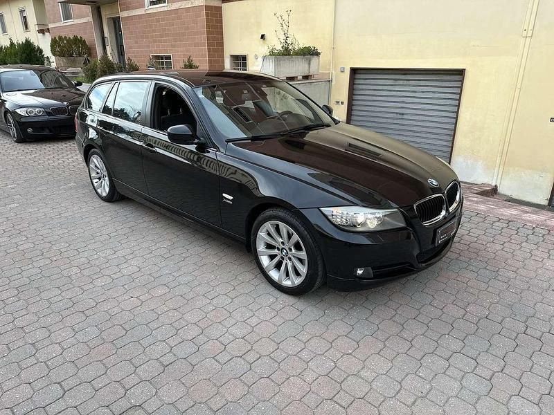 Usata BMW 320 184 CV (135 kW) 2011 Nero Station wagon