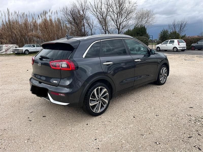 Usata Kia Niro Style 104 CV (76 kW) 2018 Grigio SUV