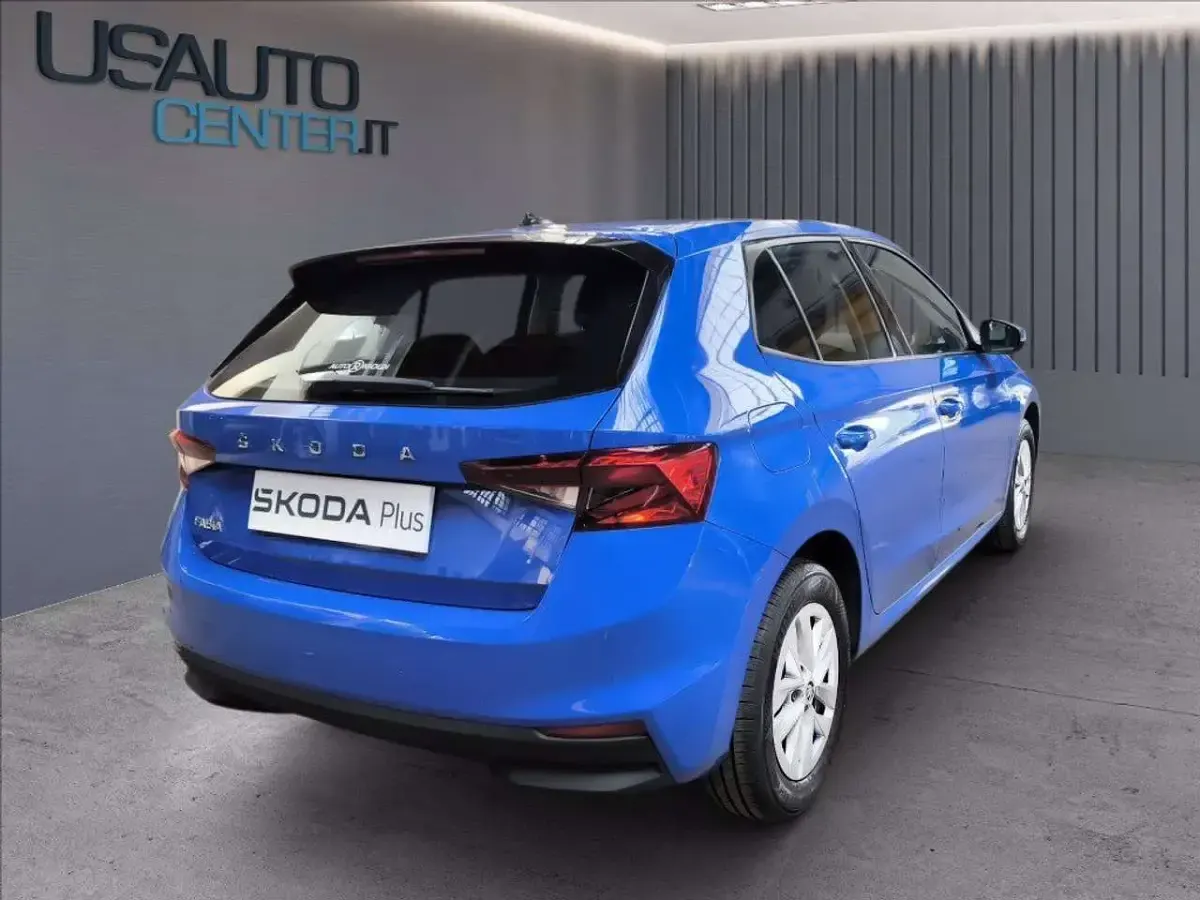Usata Skoda Fabia Ambition 65 CV (47 kW) 2023 Blu mediterraneo Utilitaria