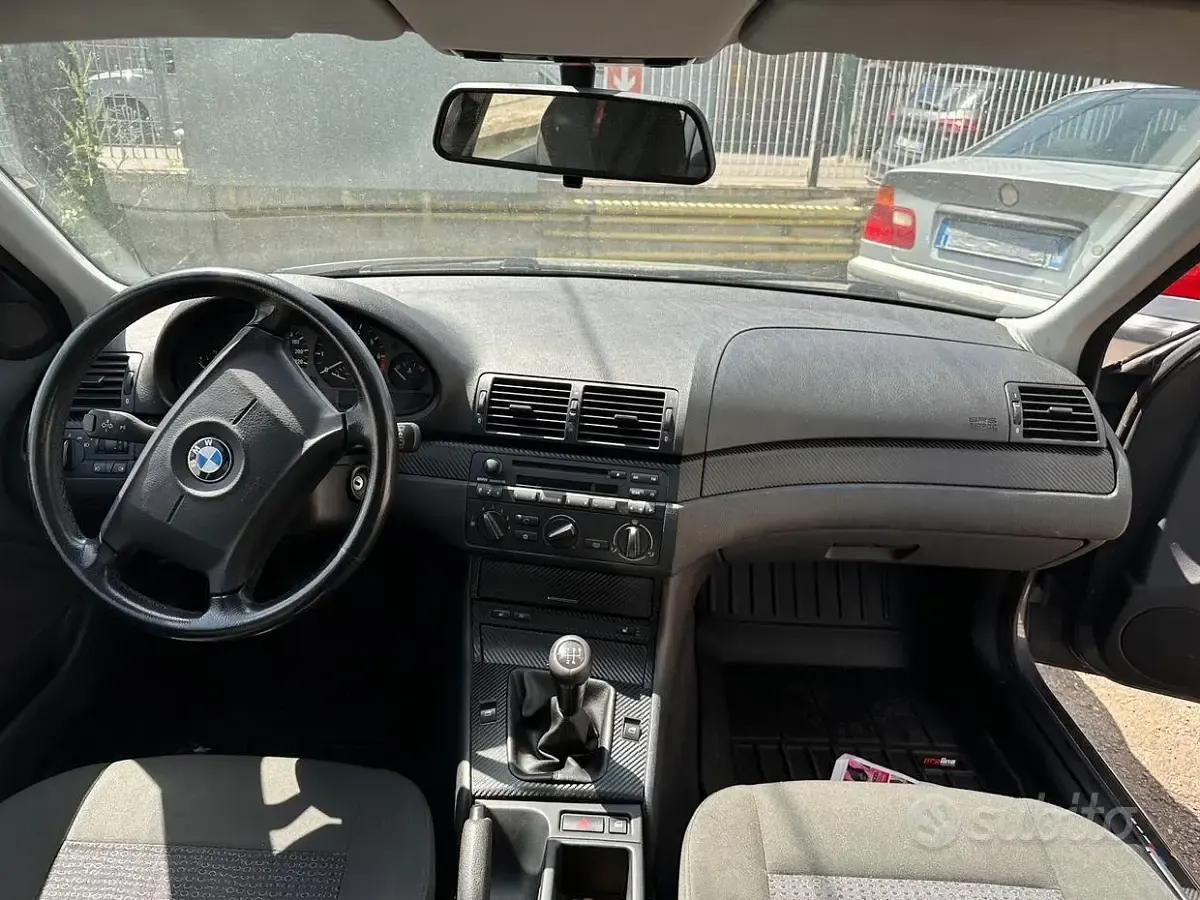 Usata BMW 330 M Sport 231 CV (169 kW) 2002 Grigio Station wagon