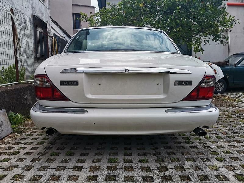 Usata Jaguar XJ8 237 CV (174 kW) 1999 Berlina