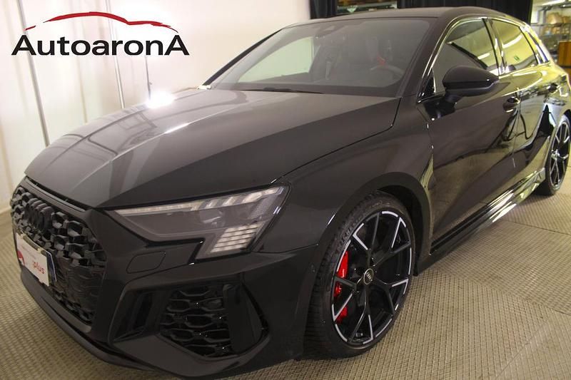 Usata Audi RS3 400 CV (294 kW) 2022 0e nero mito metallizzato Berlina
