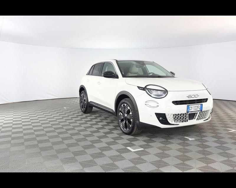 Usata Fiat 600 La Prima 100 CV (73 kW) 2025 Bianco gara (pastello extraserie) SUV