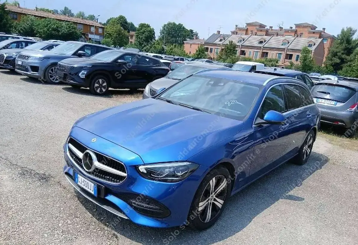 Usata Mercedes C220 200 CV (147 kW) 2022 Blu spettrale metallizzato Station wagon