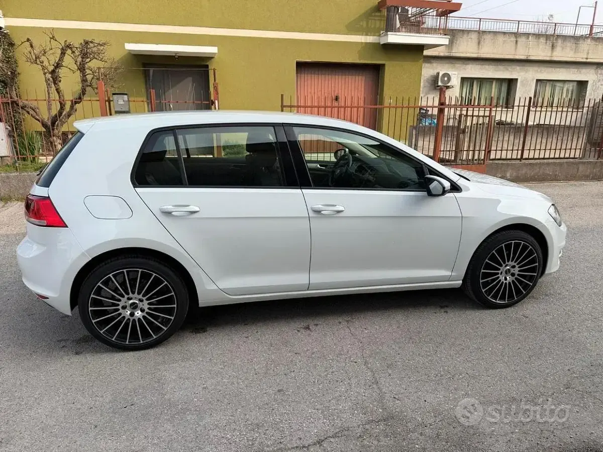 Usata VW Golf VII 110 CV (80 kW) 2016 Bianco Berlina