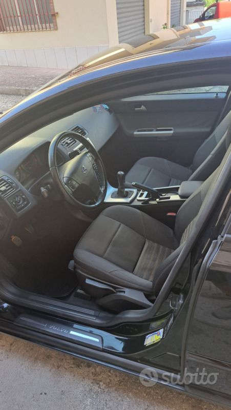 Usata Volvo V50 115 CV (84 kW) 2012 Nero Station wagon