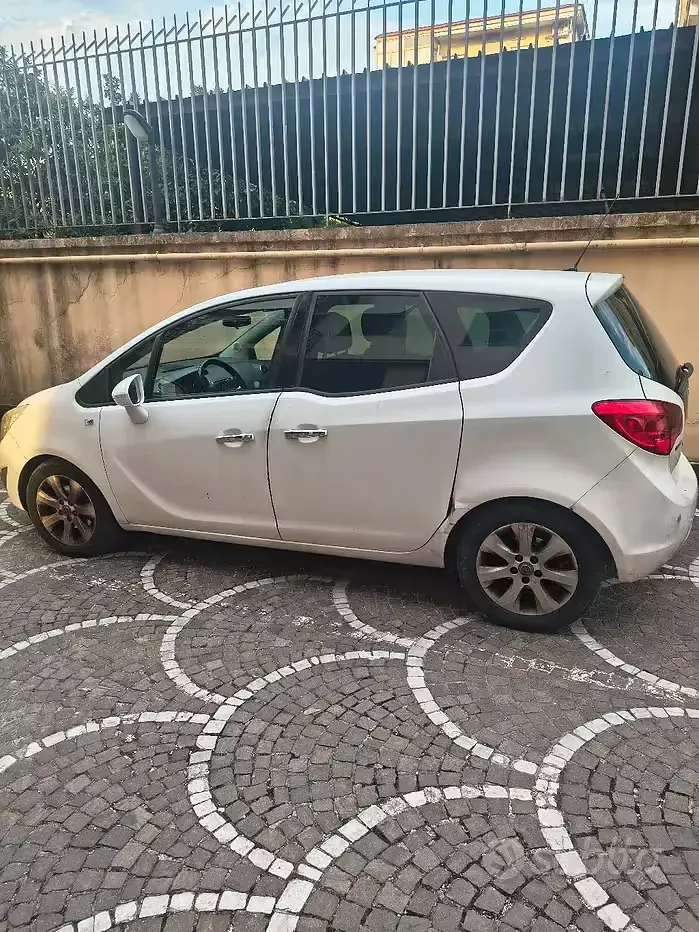 Usata Opel Meriva 95 CV (69 kW) 2010 Bianco Monovolume