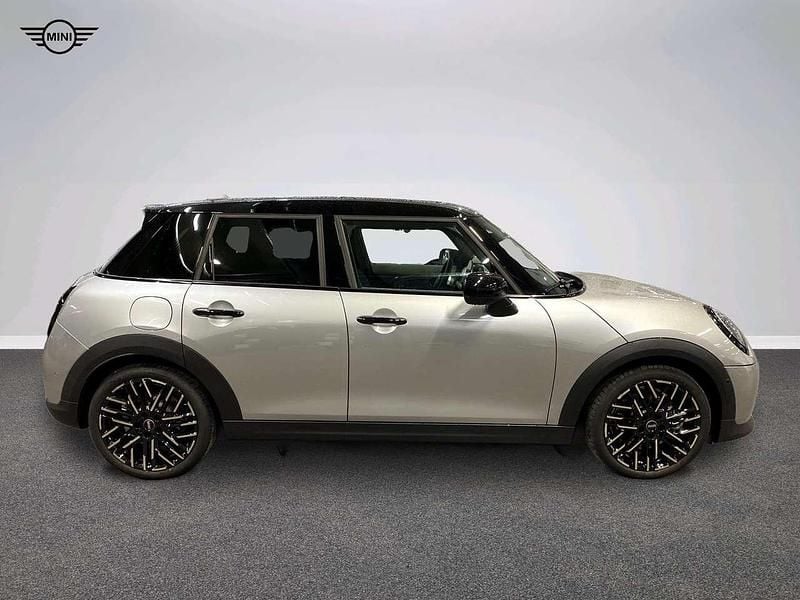 Usata Mini Cooper Favoured 150 kW (204 CV) 2025 Grigio Utilitaria