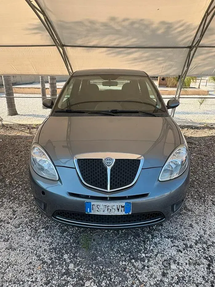 Usata Lancia Ypsilon 69 CV (50 kW) 2008 Grigio Utilitaria