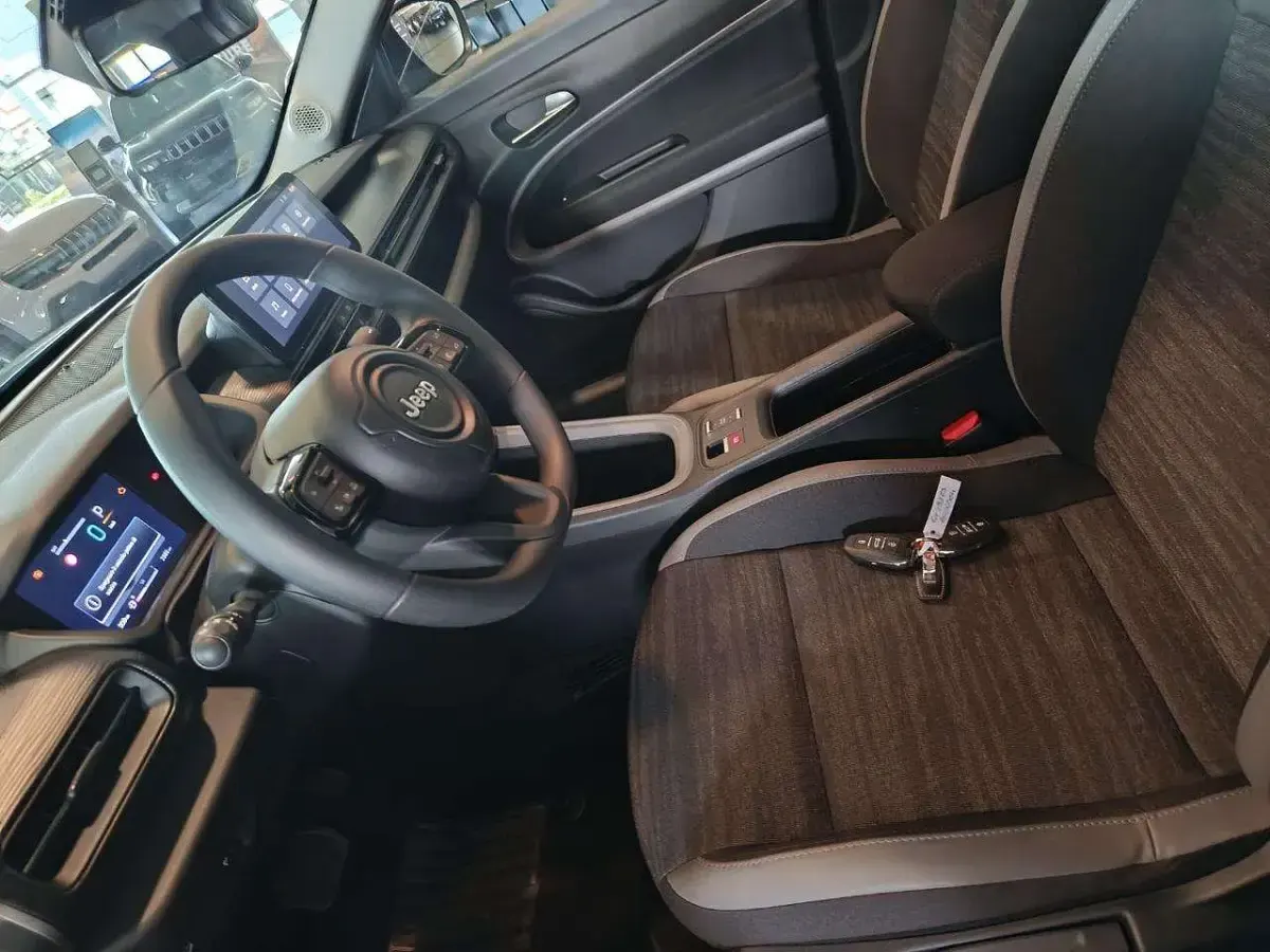 Usata Jeep Avenger Longitude 101 CV (74 kW) 2025 Nero SUV