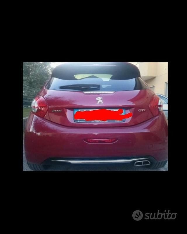 Usata 2014 Peugeot 208 Due volumi | 9500 € (Super prezzo) - Immagine 1/4