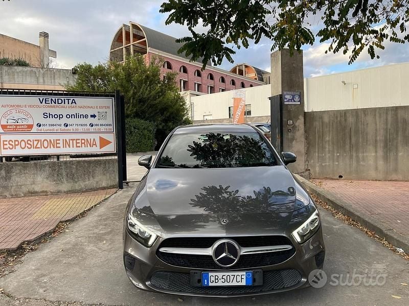 Usata Mercedes A180 Business 115 CV (84 kW) 2020 Grigio Berlina