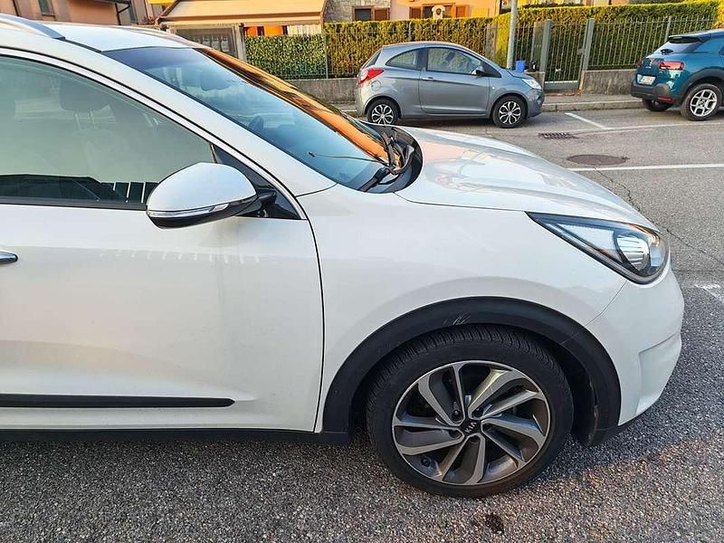 Usata Kia Niro Style 105 CV (77 kW) 2017 Bianco SUV
