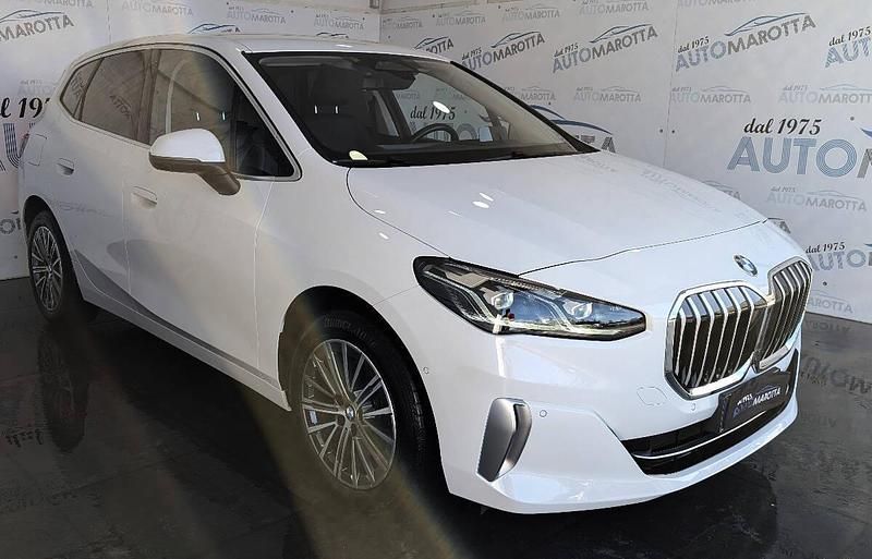Usata BMW 218 Luxury Line 150 CV (110 kW) 2023 Bianco Monovolume