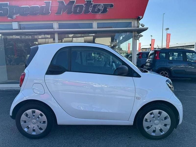 Usata Smart ForTwo Coupé 41 kW (56 CV) 2021 Bianco Utilitaria