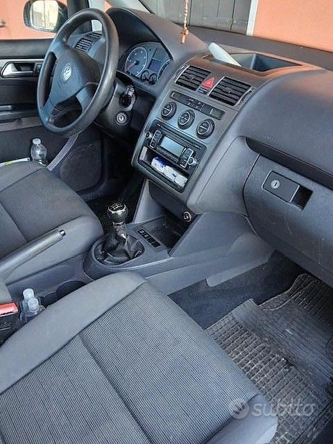 Usata VW Touran 105 CV (77 kW) 2009 Nero Monovolume