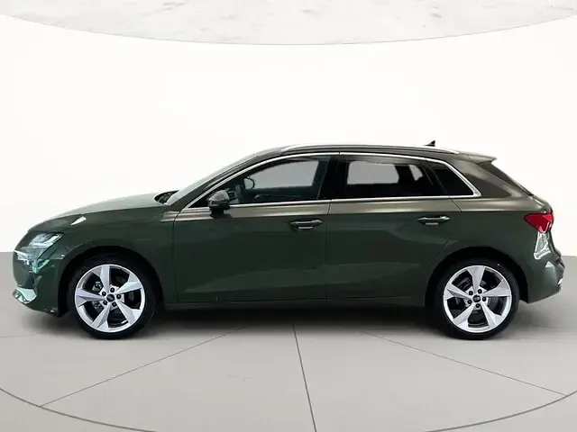 Usata Audi A3 Advanced Plus 116 CV (85 kW) 2025 Verde distretto metallizzato Berlina