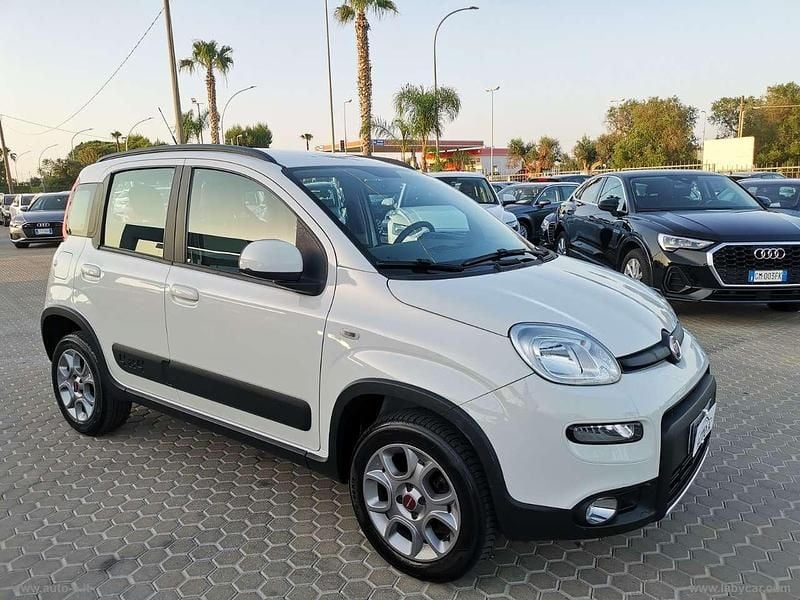 Usata Fiat Panda 4x4 S 86 CV (63 kW) 2013 Bianco Utilitaria