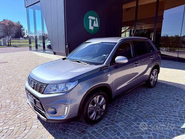 Usata Suzuki Vitara 112 CV (82 kW) 2019 Grigio scuro SUV