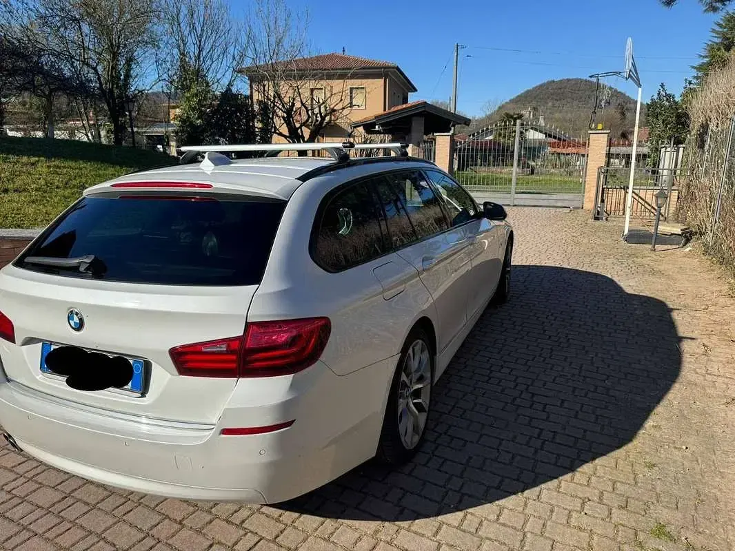 Usata BMW 520 Luxury Line 190 CV (139 kW) 2015 Bianco Station wagon