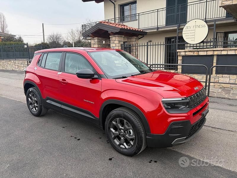 Nuova Jeep Avenger Longitude 100 CV (73 kW) 2025 Rosso SUV