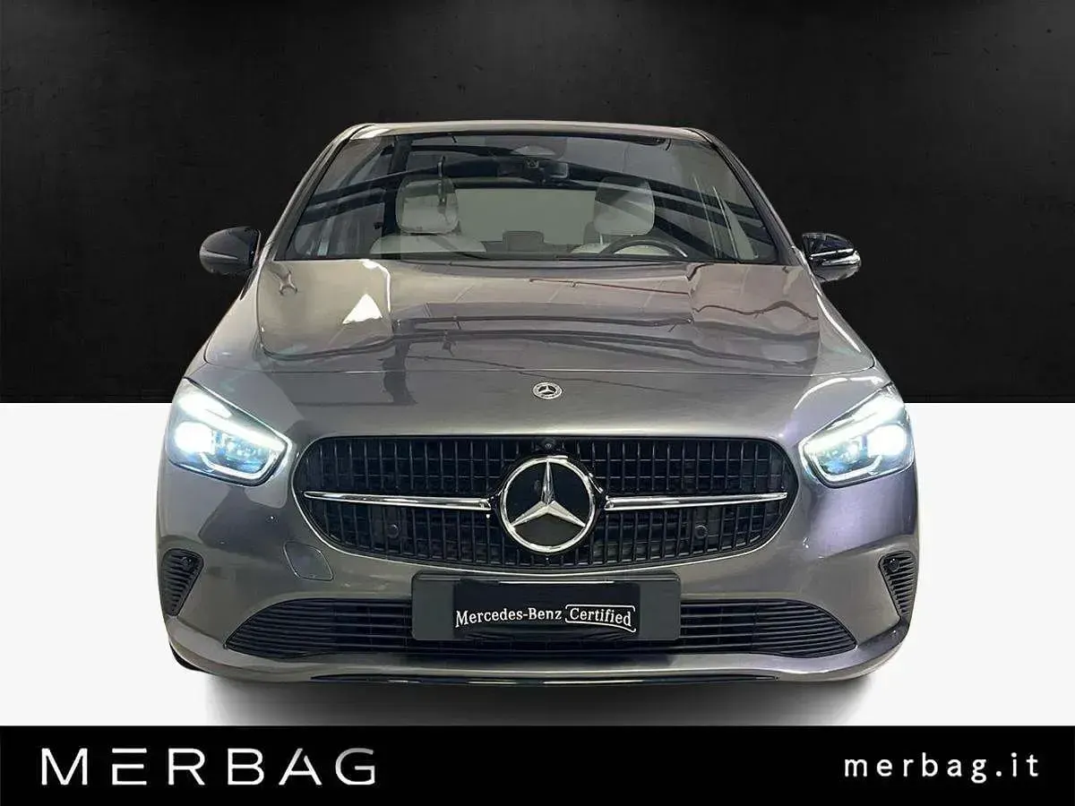 Usata Mercedes B250 Advanced 224 CV (164 kW) 2023 Grigio Utilitaria