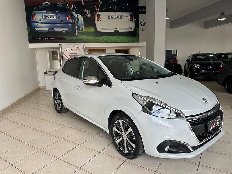 Usata Peugeot 208 GT-line 110 CV (80 kW) 2017 Bianco Utilitaria
