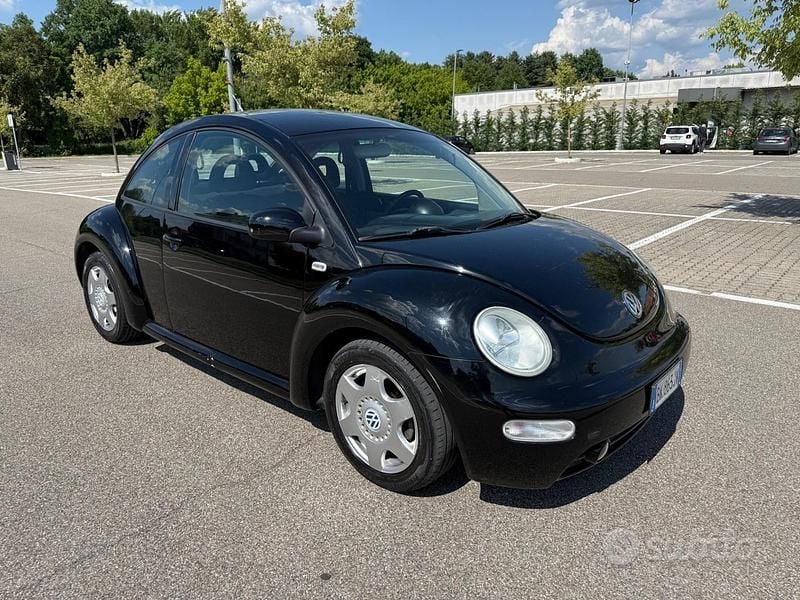 Usata VW Beetle 116 CV (85 kW) 2000 Nero Utilitaria