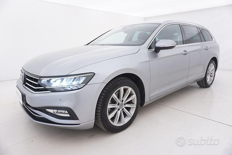 Usata VW Passat Business 150 CV (110 kW) 2022 Grigio Station wagon