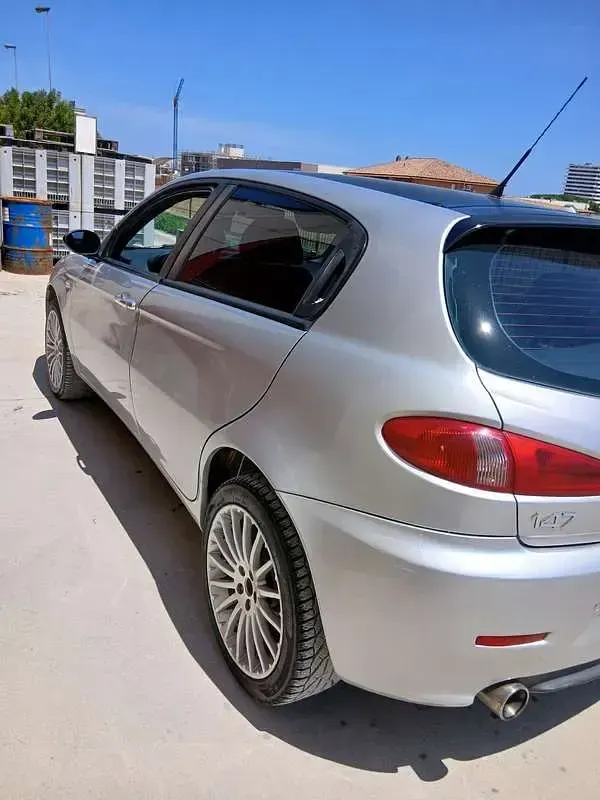 Usata Alfa Romeo 147 Exclusive 120 CV (88 kW) 2006 Utilitaria