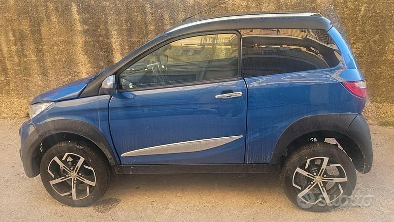Usata Aixam Crossover Premium 2023 Blu SUV