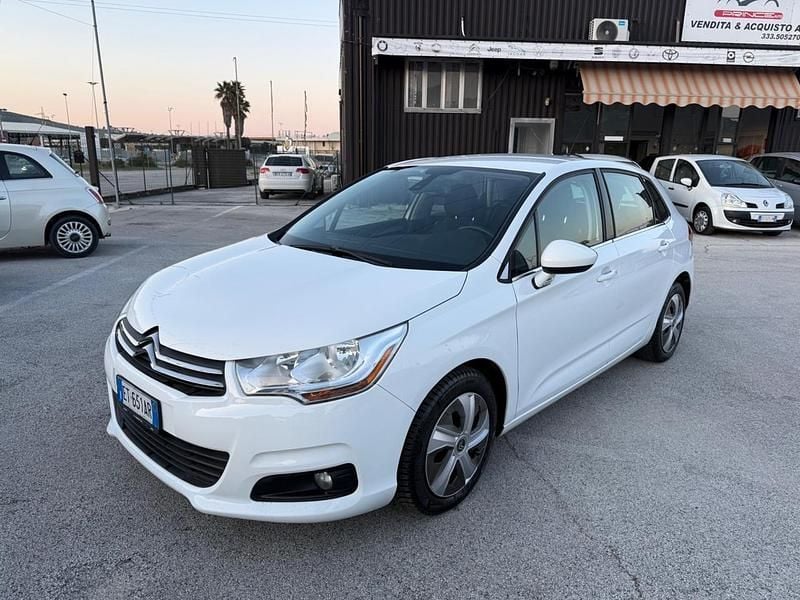 Begagnad Citroën C4 Exclusive 114 HK (83 kW) 2013 Vit Sedan