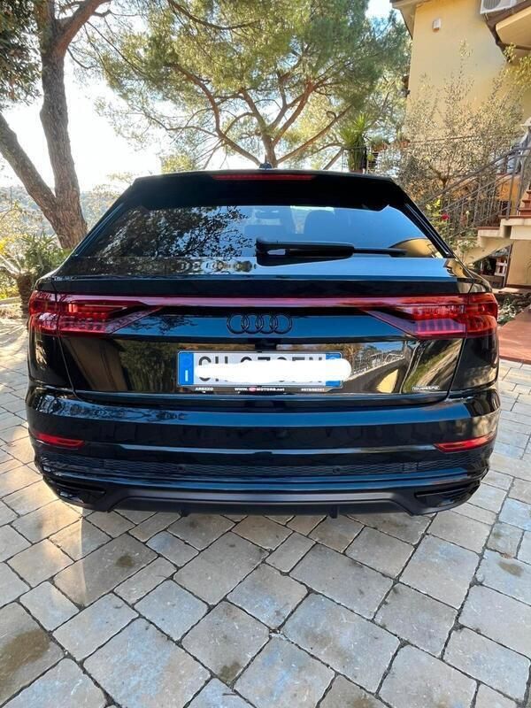 Usata Audi Q8 Sport 286 CV (210 kW) 2022 Nero SUV