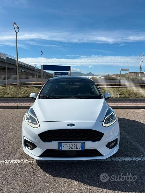 Bianco Usata 2019 Ford Fiesta ST-Line Due volumi | 11.500 € (Molto cara) - Immagine 1/4