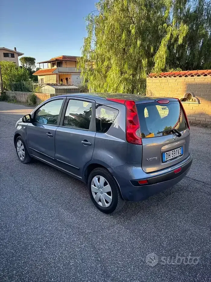 Usata Nissan Note Acenta 88 CV (64 kW) 2007 Grigio Utilitaria