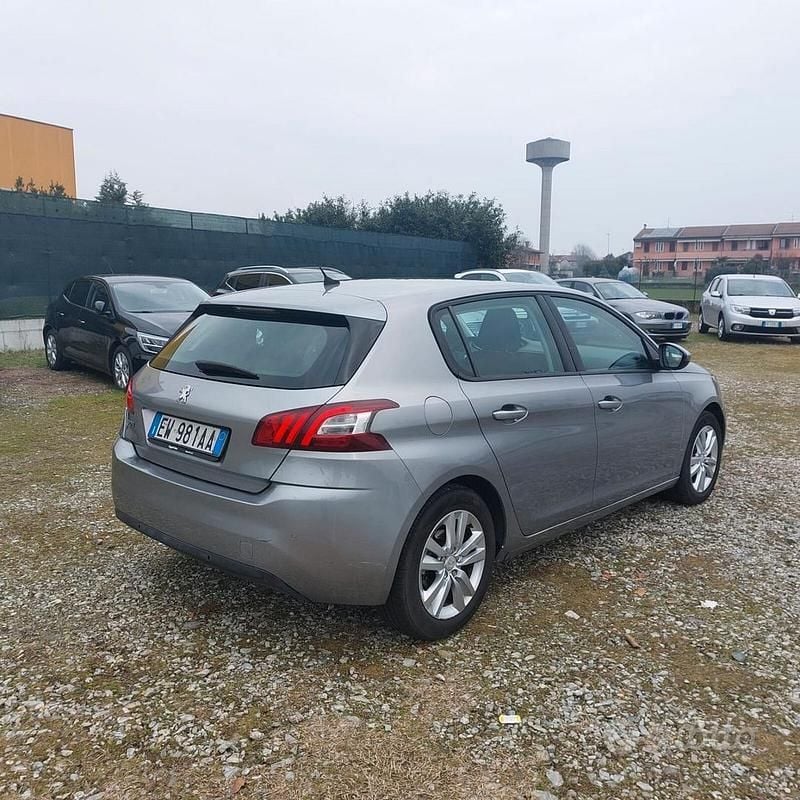 Usata Peugeot 308 Business-Line 116 CV (85 kW) 2014 Grigio Berlina